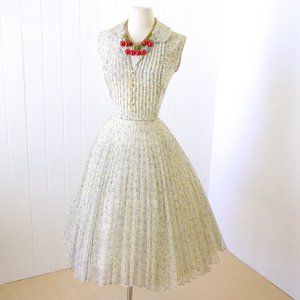 Vintage 1950's dress with full skirt